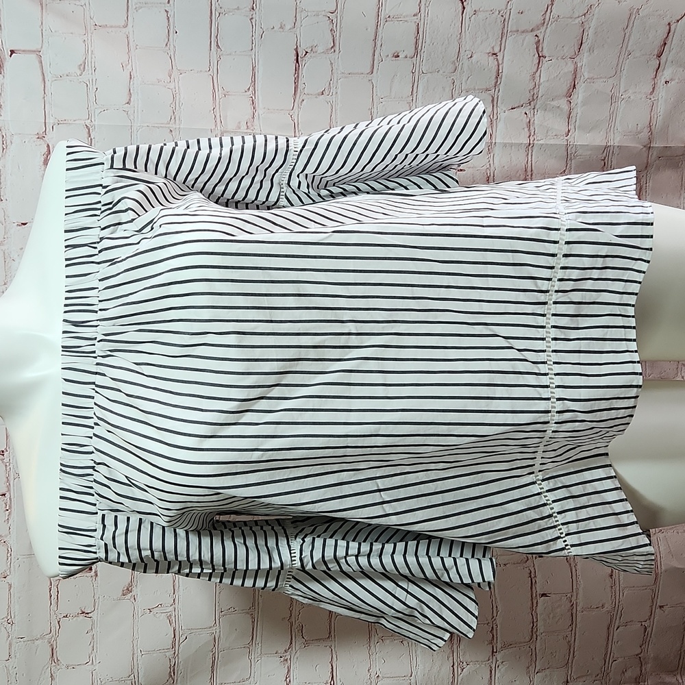 CHELSEA 28 NWOT Off The Shoulder Top